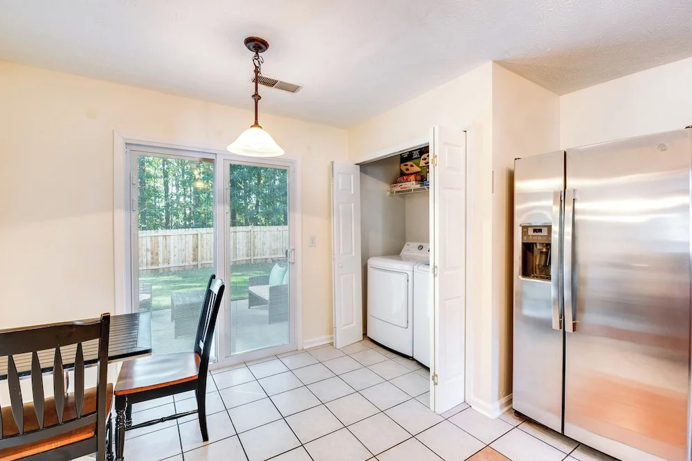 Atlanta Area Home w/ Yard ~ 2 Mi to Six Flags