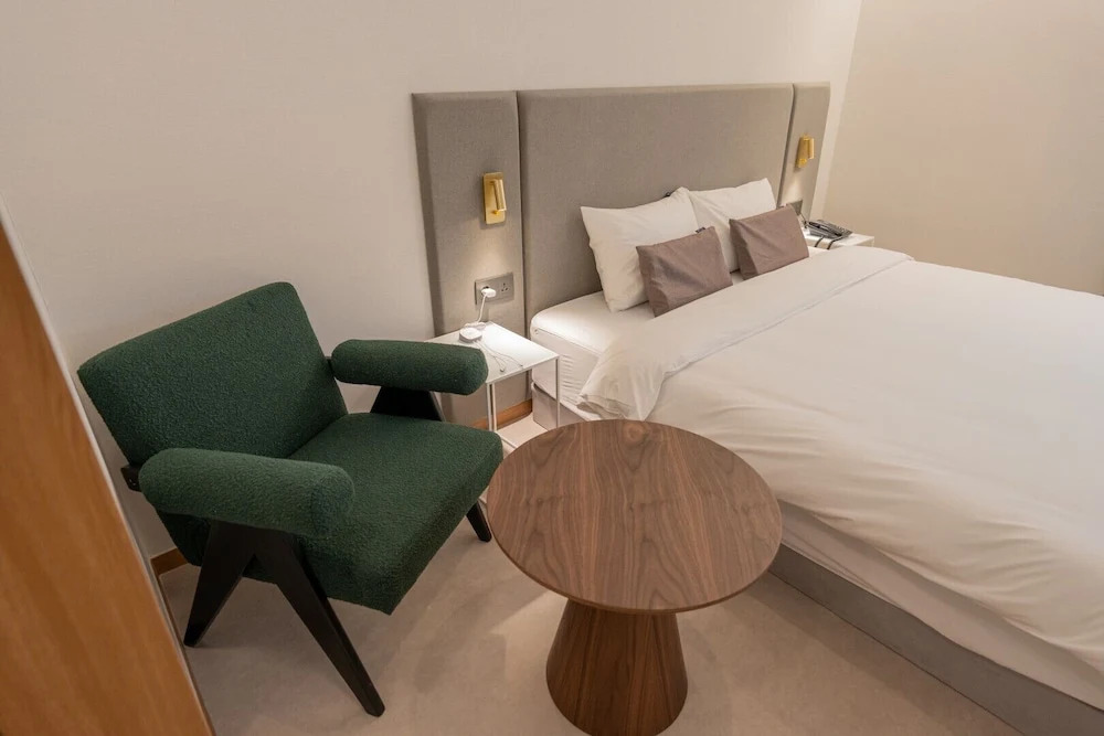 H-avenue Hotel Munhyeon