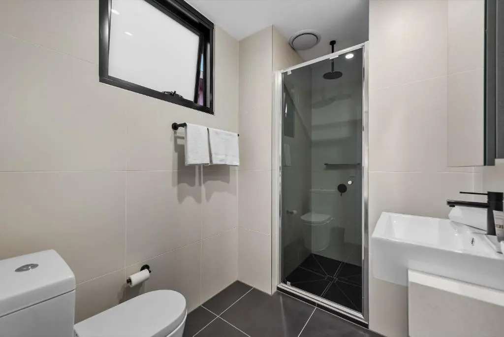 StayCentral Northcote Townhouse With Study