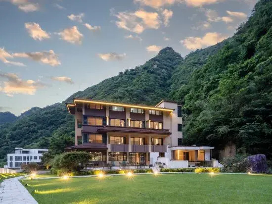 Anji Xiaoyao Valley | Wilderness & Art · Canyon Pool Resort