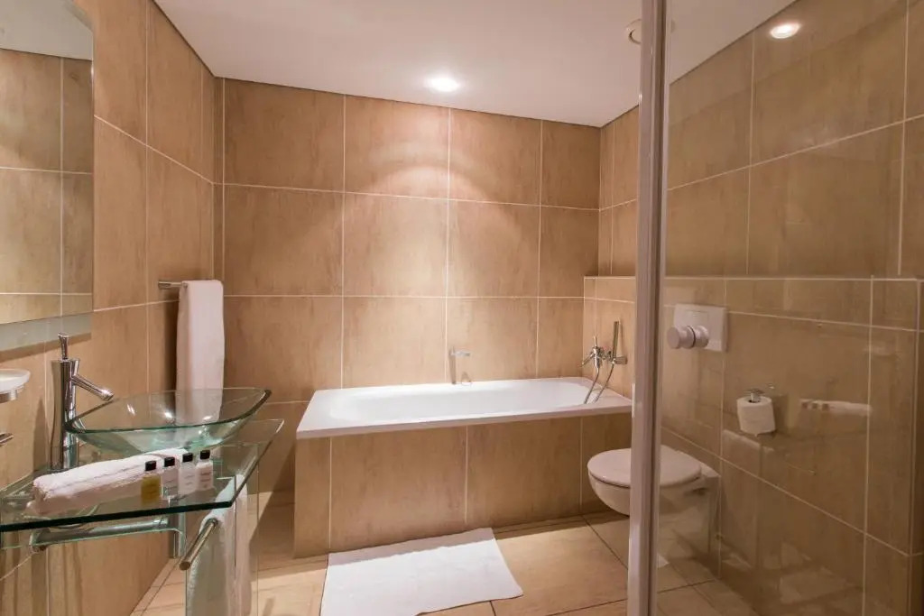 Loddeys Self Catering Apartments - by Beach Collection