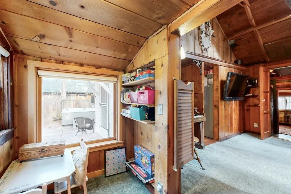 Hobbit House in Big Bear #166