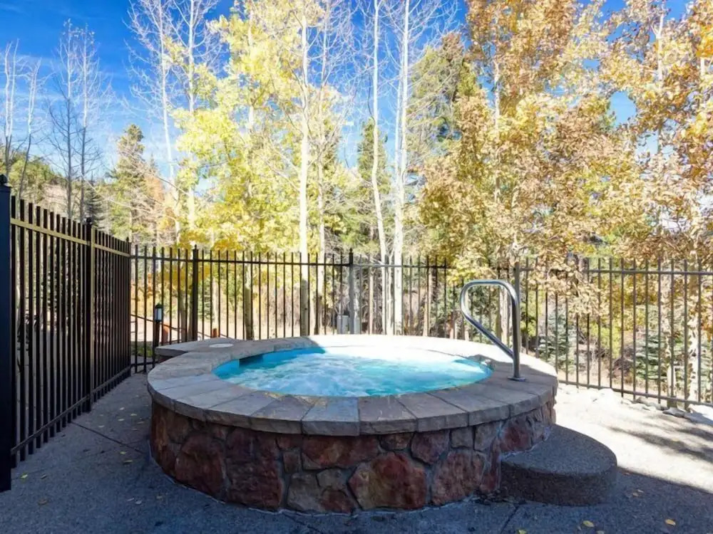 Luxury 1 Bedroom Mountain Vacation Rental in Breckenridge With Access to a Hot Tub and Heated Garage Parking
