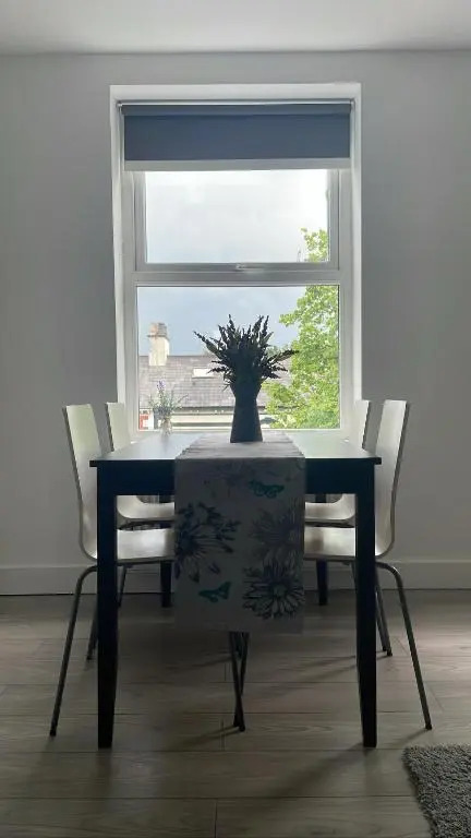 Wellington Park Apartments Spacious 1BR Sleeps 4 in Prime Location