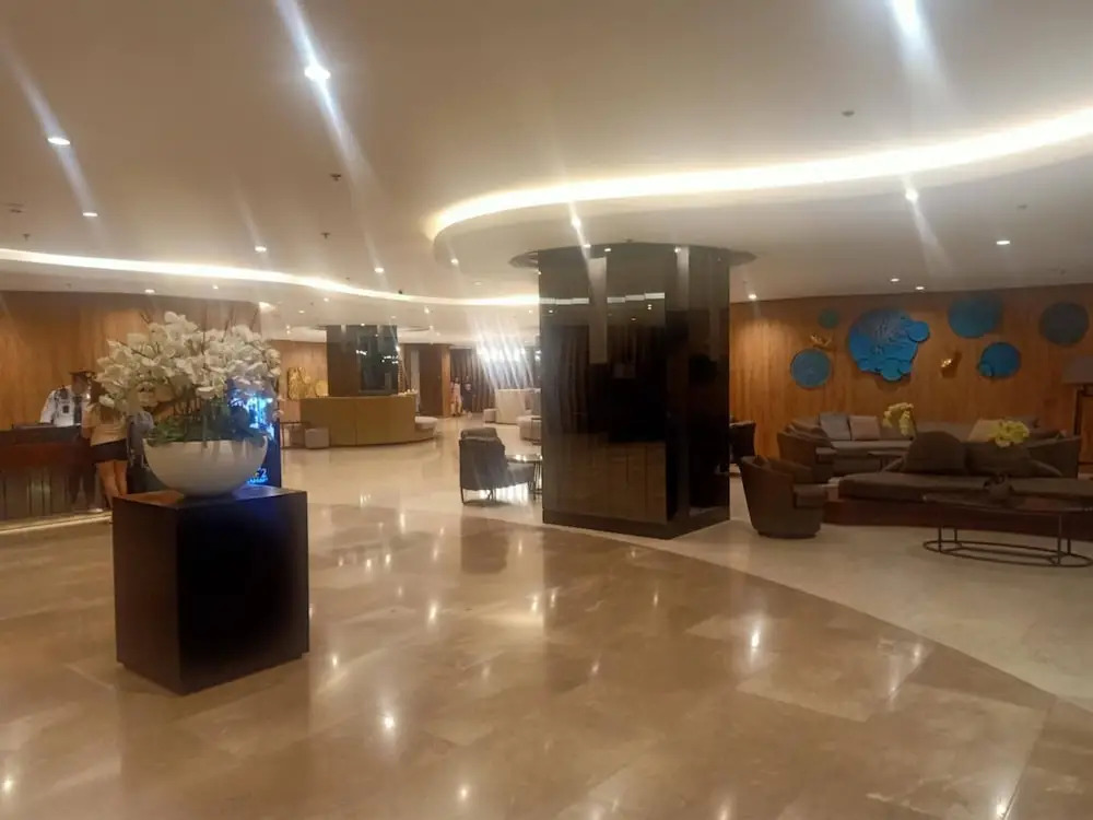 Len's Den - Flat in Pasay City Mall of Asia Manila