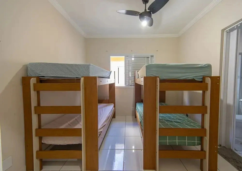 Sua Casa na Enseada Perto da Praia e de Tudo