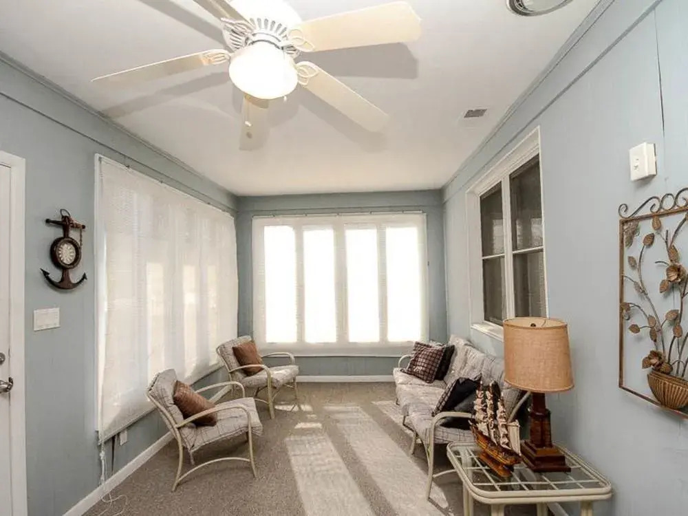 Palm Boulevard 3507 by RedAwning