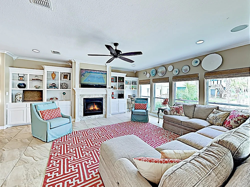 New Listing! Beautiful W/ Pool 3 Bedroom Home