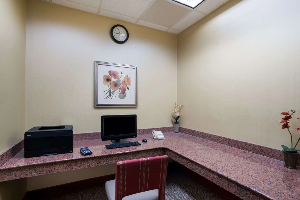 Comfort Suites Suffolk - Chesapeake