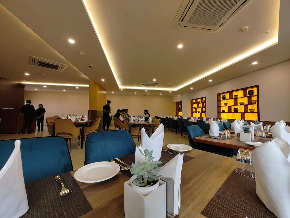 Regenta Inn Greater Noida, 15 Mins to India Expo Mart