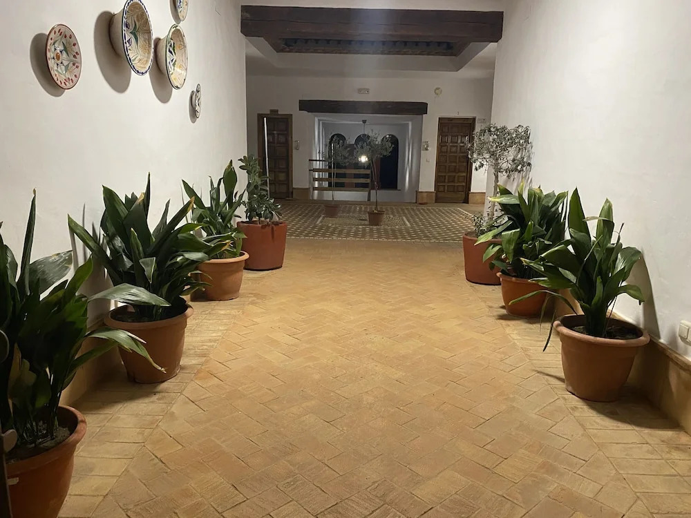Apartamentos Turísticos - Hostal Los Alisos