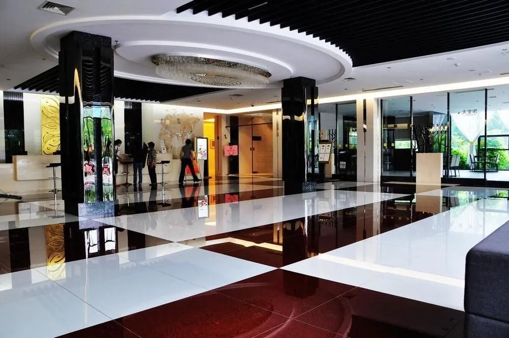 Xiuquanyingyue Hot Spring Garden Hotel
