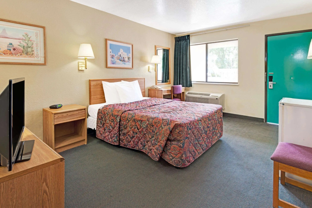 Days Inn by Wyndham Espanola