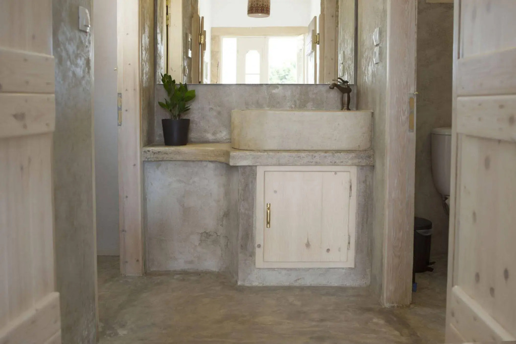 Cretan cottage of 1900 with beautiful olive yard
