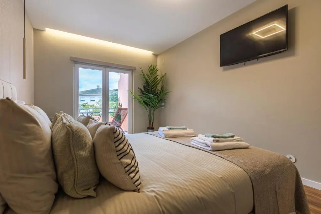 Deluxe 2BDR Apartment in Carcavelos by LovelyStay