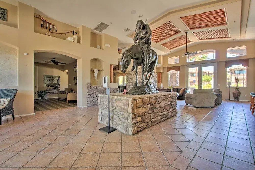 Scottsdale Condo w/ Balcony & Resort Amenities!