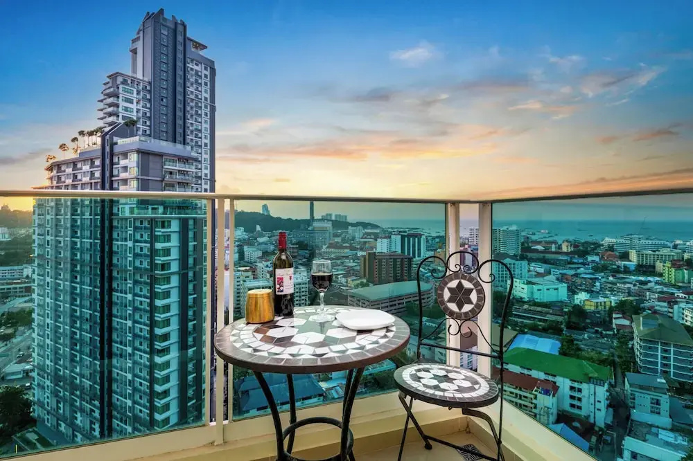 City Garden Tower by Pattaya Holiday