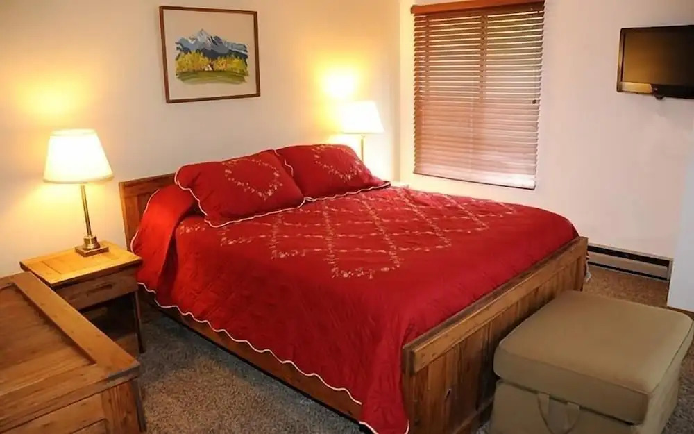 Seven Springs Swiss Mountain 3 BR Condo, Sleeps 8! by RedAwning