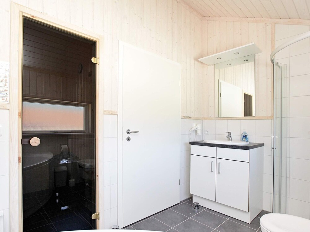 Villa with Private Sauna for Ten