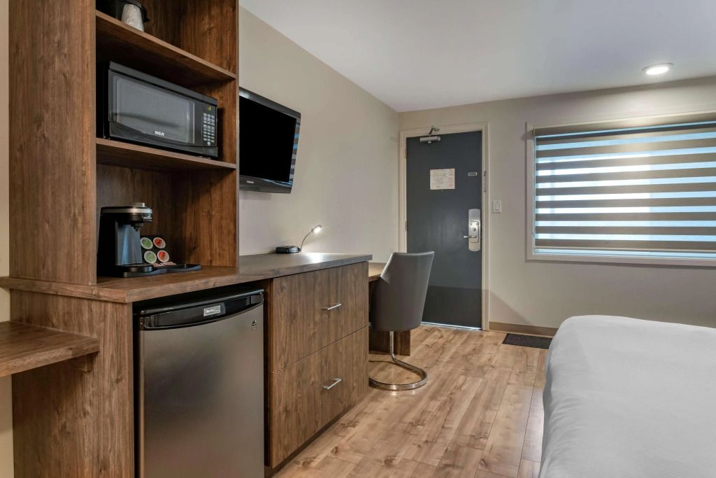 Dannys Suites, SureStay Collection by Best Western