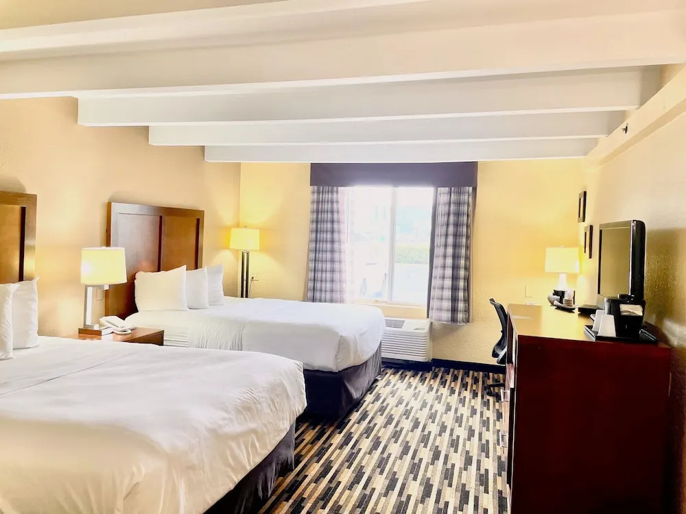 Country Inn & Suites by Radisson, Battle Creek, MI