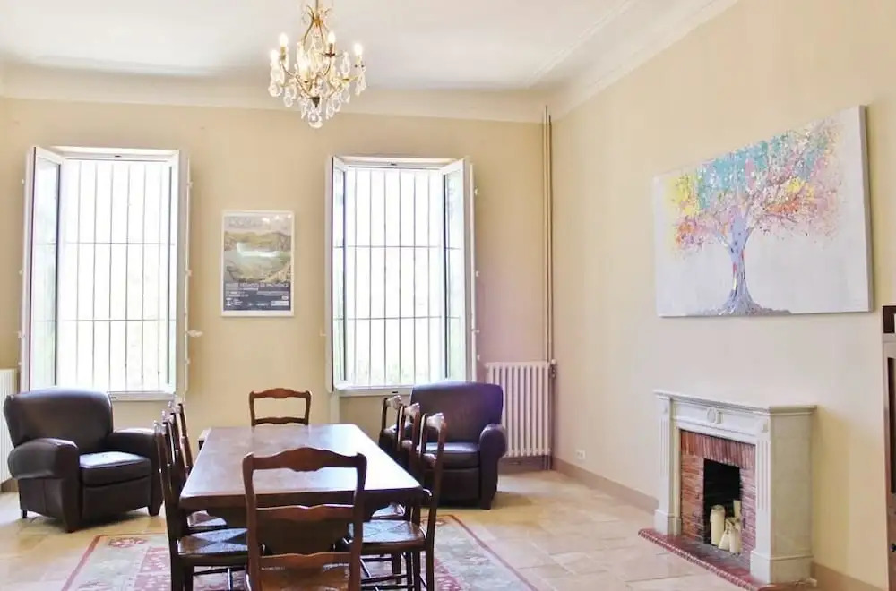 Villa croix du sud with swimming pool and park in Marseille Chalet 4