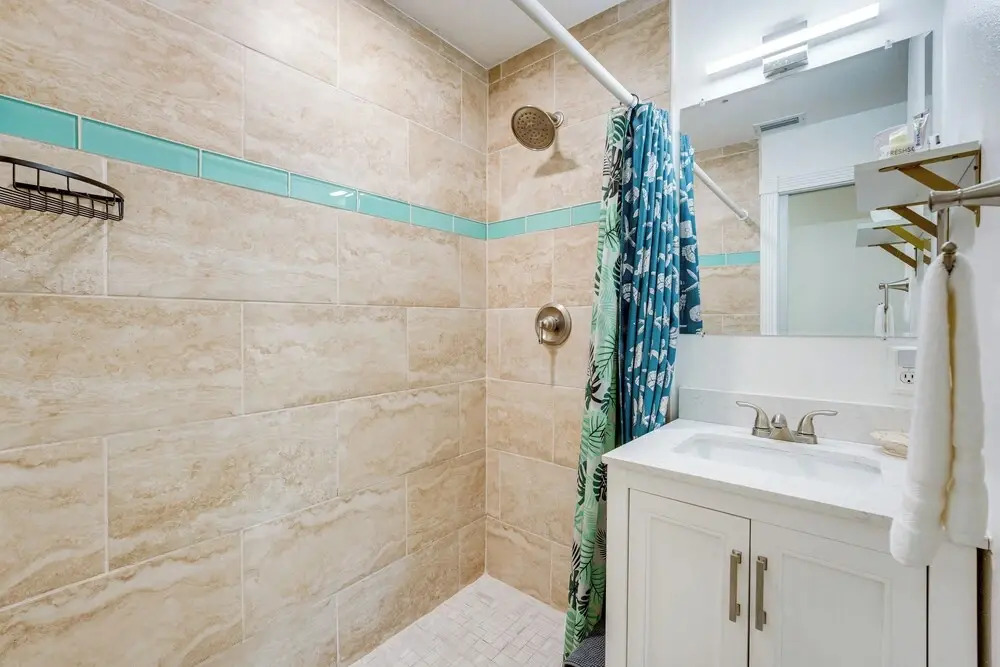 Colorful Townhome, Steps to Clearwater Beach!