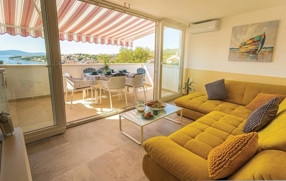 Amazing Home In Milna