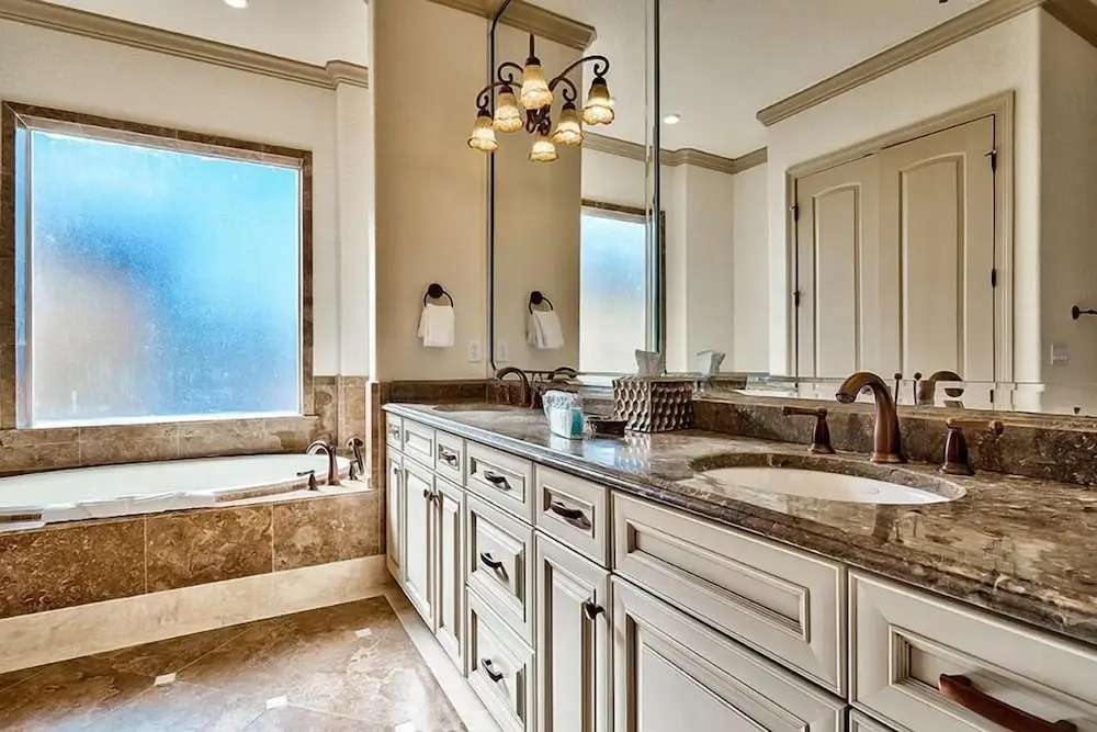 Casa de Palms 5 Bedroom Holiday Home by Five Star Properties