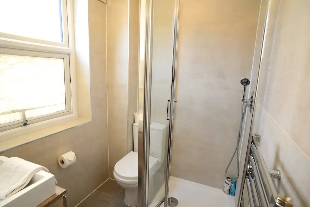 Bright Camberwell 2 Bedroom Flat