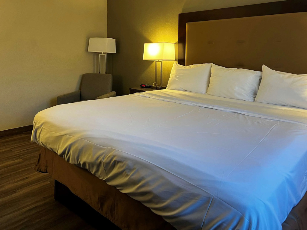 Econo Lodge Spring Lake near Fort Bragg