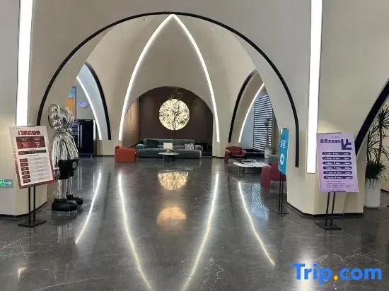 Huaxigu Hot Spring Hotel (Xinxiang Xinfeng Avenue Zhenxing Community Cultural Square)