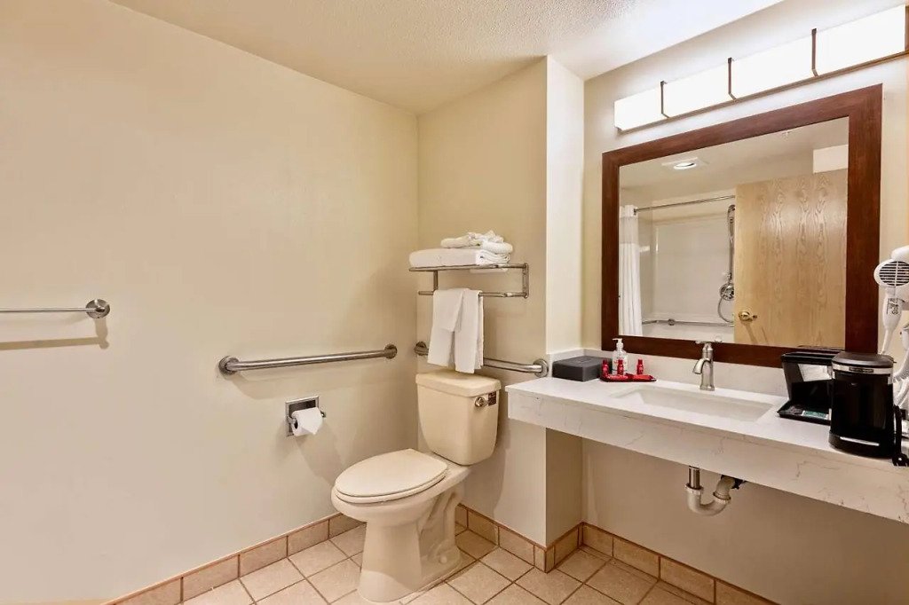 SureStay Plus Hotel by Best Western SeaTac Airport