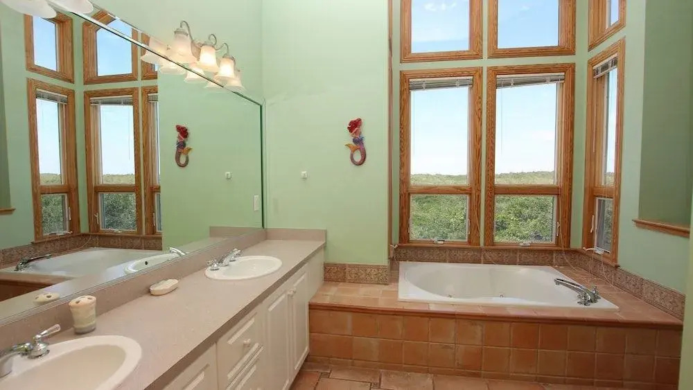 Four Seasons - 6 Br Home