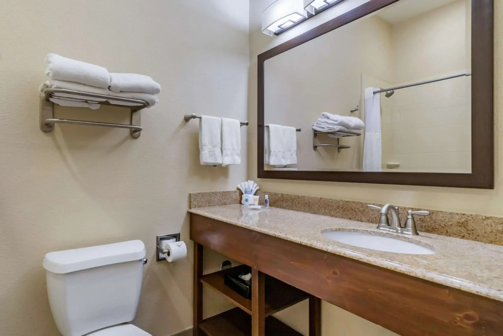 Comfort Inn & Suites Lakeside