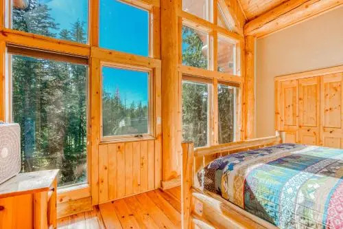Skiing Bear Chalet