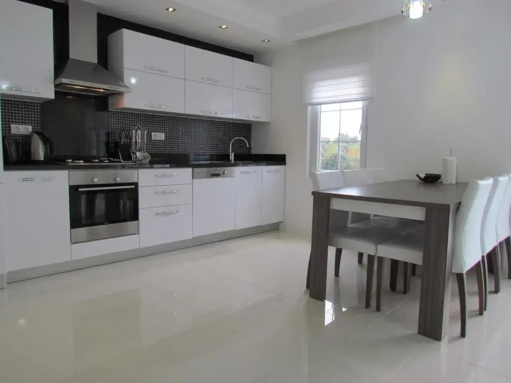 Side Aquamare Residence