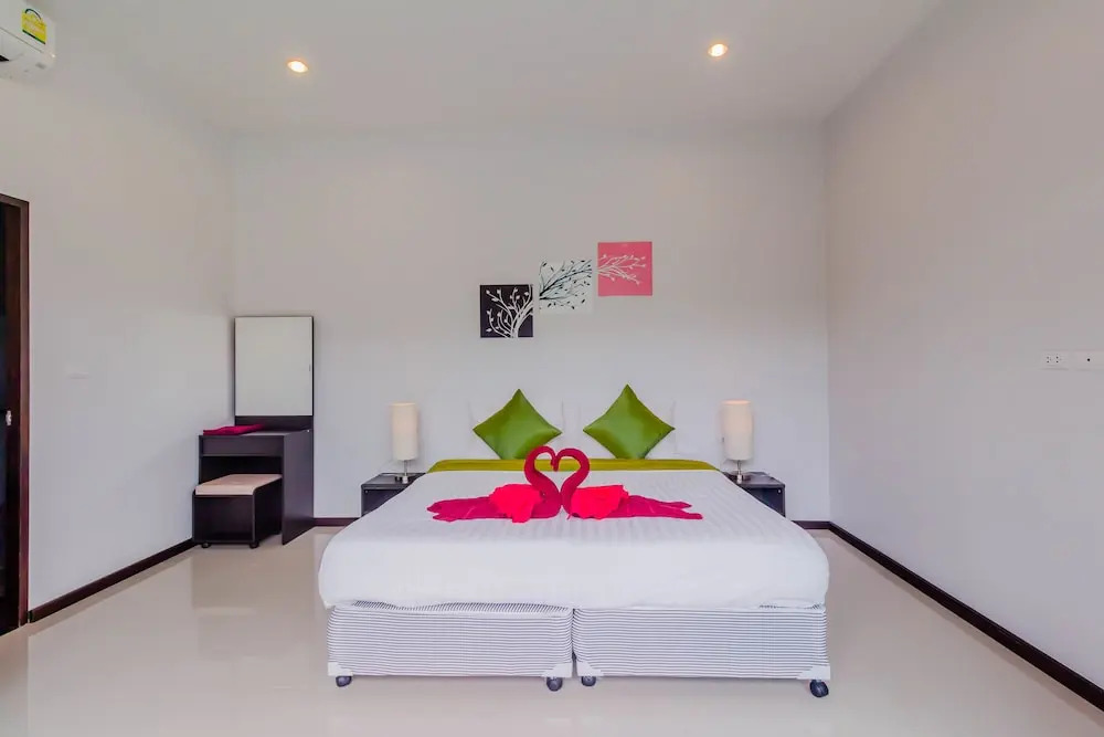 Tropical Pool Villas near Phuket Zoo