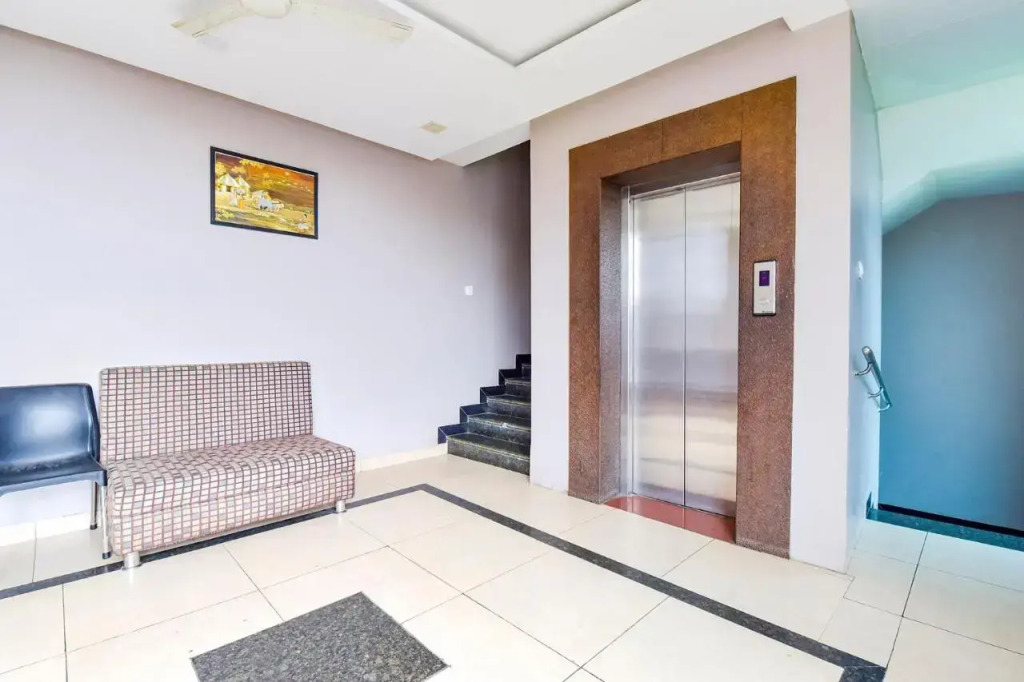 FabHotel Raghumani Palace - Nr Mahakal Mandir