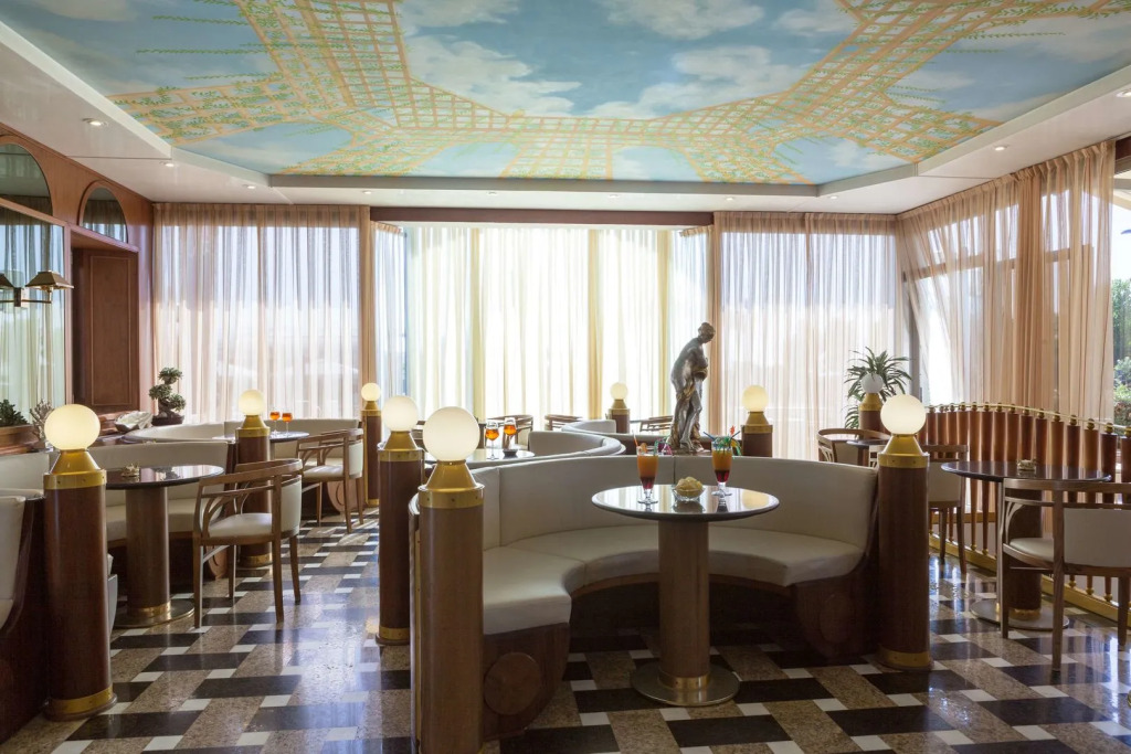 Hotel Bristol