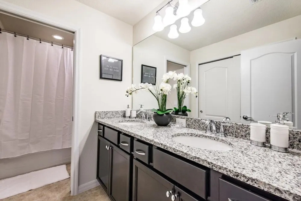 Amazing Townhome! - Windsor at Westside - 9035RS