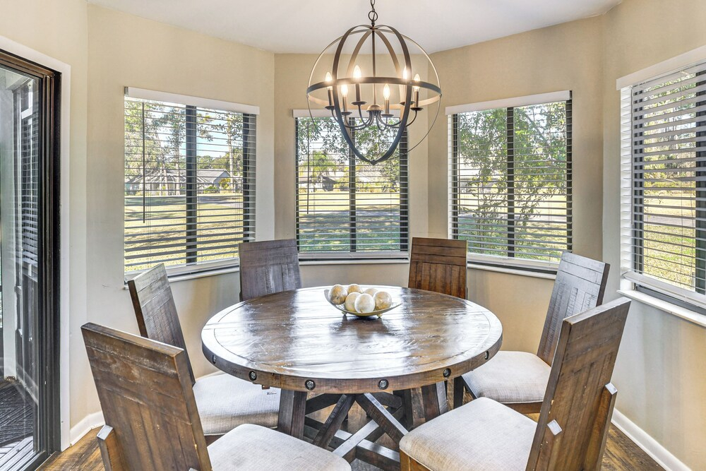 Coastal Pine Lakes Golf Club Getaway: Pets Welcome