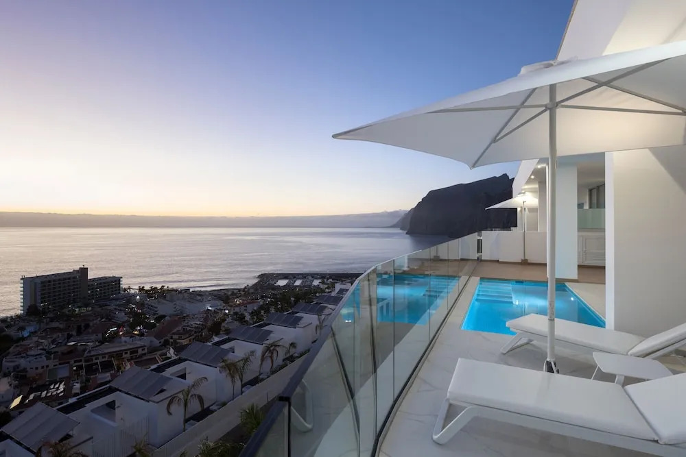 Crystal I Luxury Apartments by Hermosa Rentals