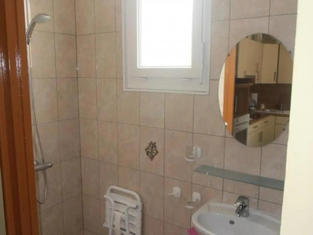 Charmant gîte avec piscine partagée au cœur dun village - FR-1-489-273
