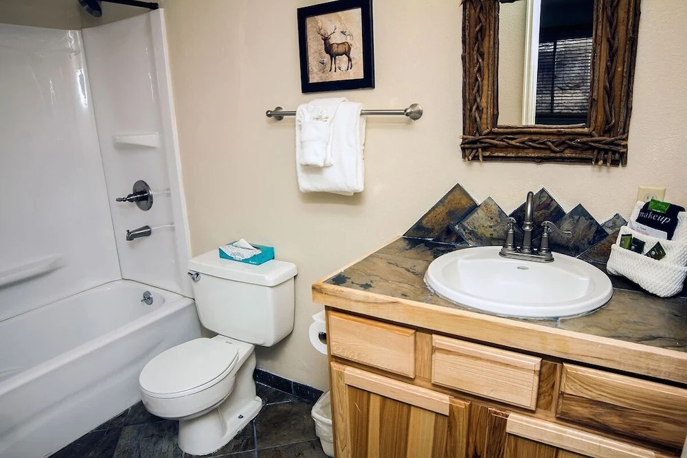 Fawn Valley Inn: 302
