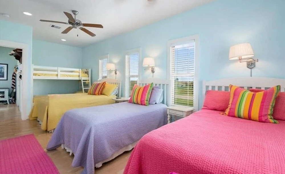 Bella Rossa 3 Bedroom Home by RedAwning