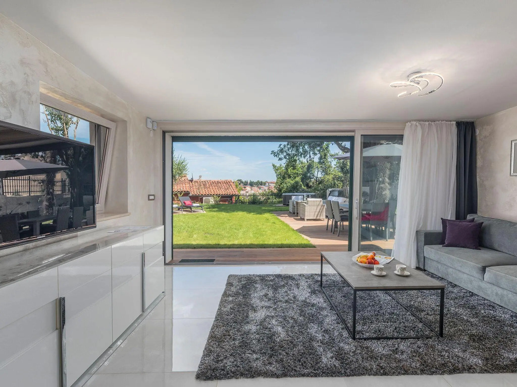 Beautiful Deluxe Villa with Sea View, located in the center of - Rovinj.