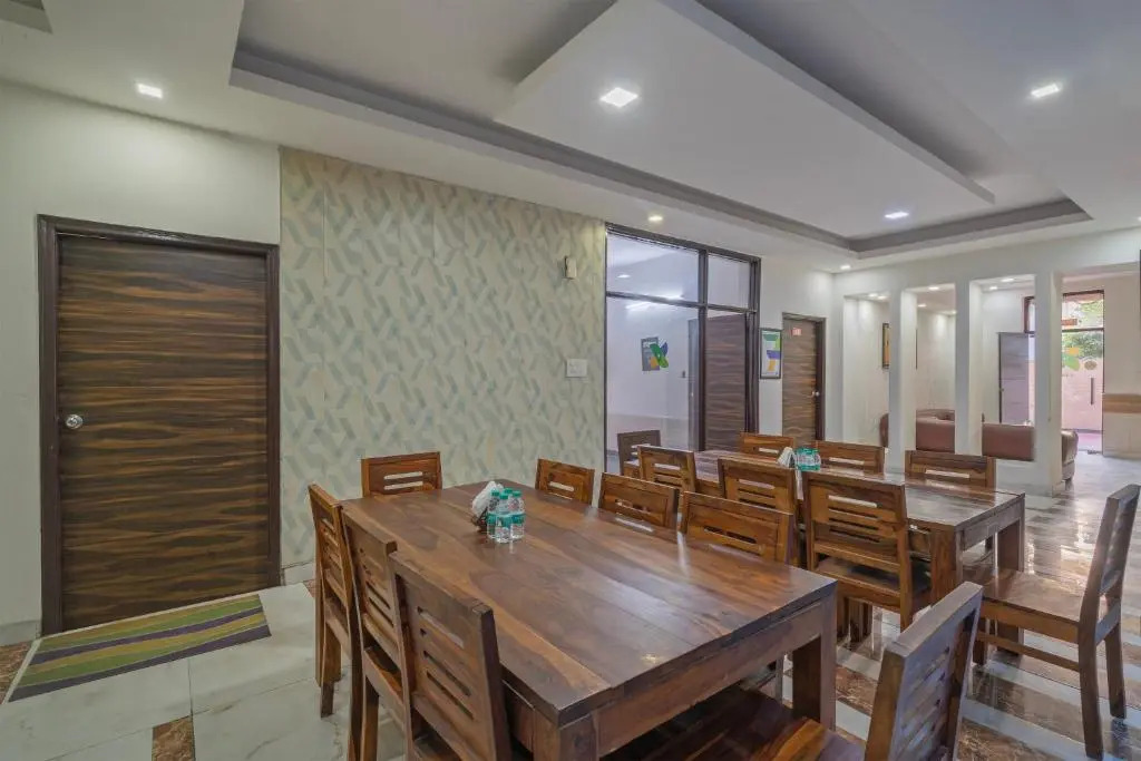 Treebo Modern Stays