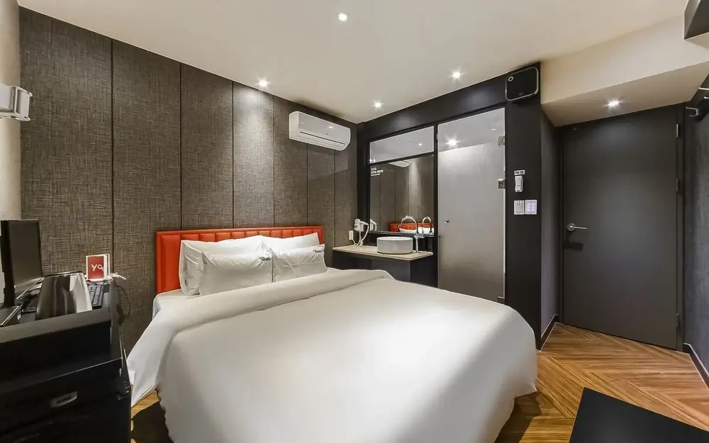 September Hotel