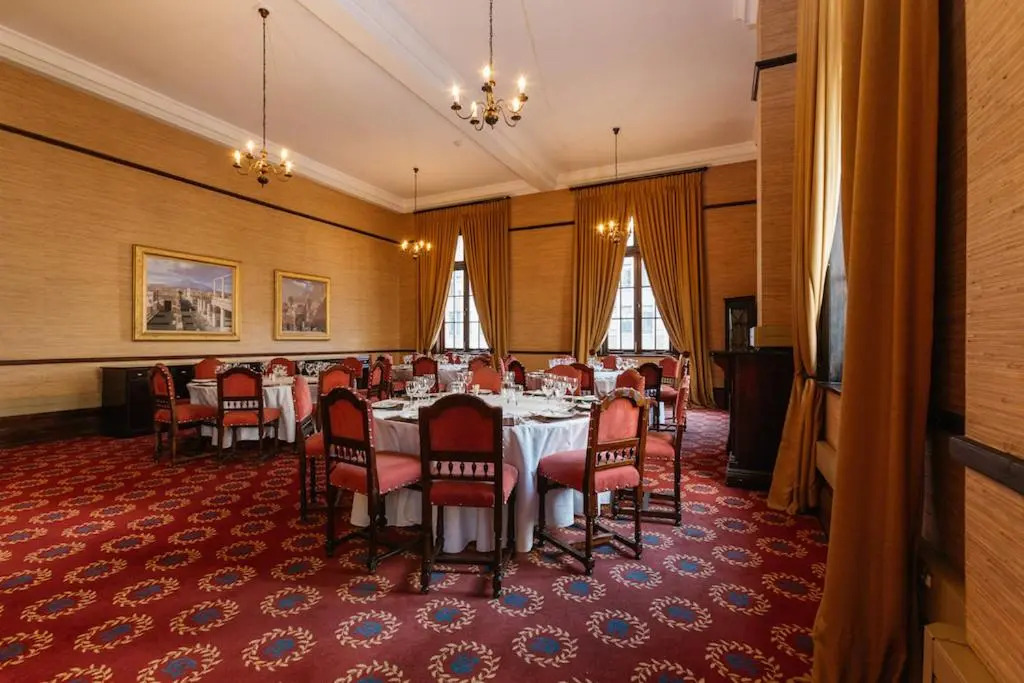 Rand Club Suites